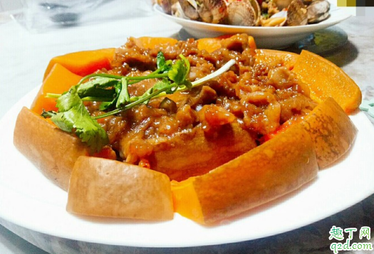 粉蒸肉可以放南瓜里面蒸吗 粉蒸肉南瓜放上面还是在下面