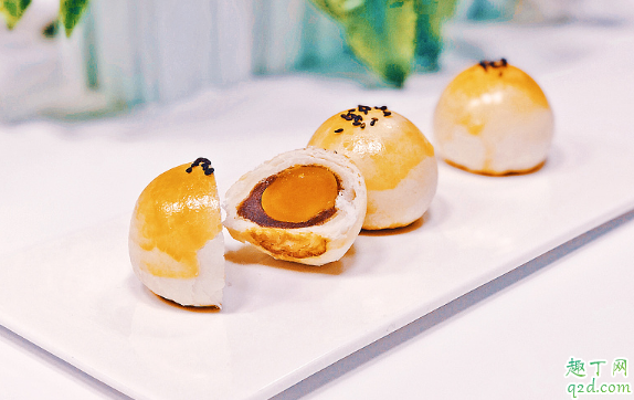为什么蛋黄酥有的贵有的便宜 蛋黄酥一般多少钱一个
