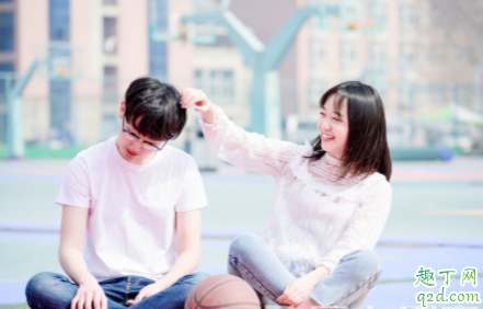 为什么男朋友朋友圈不公开我 让男友主动秀恩爱有什么好办法