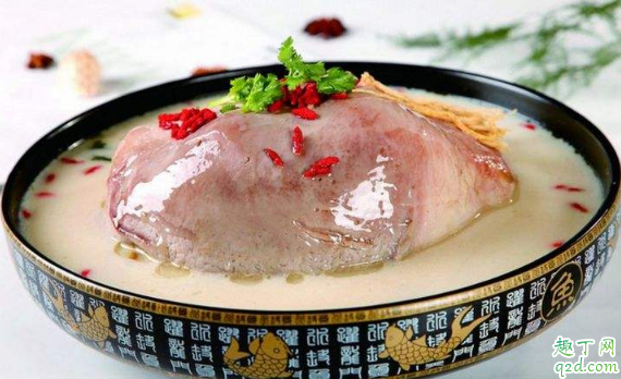 猪肚包鸡用什么鸡比较好 猪肚包鸡用老母鸡还是用嫩鸡