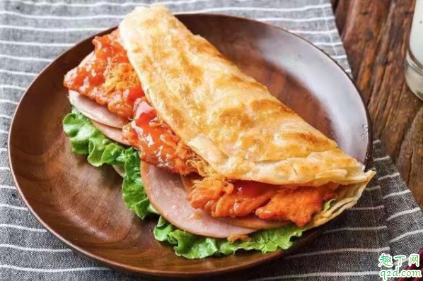 做手抓饼和面的时候需要放油吗 做手抓饼不用放油吗