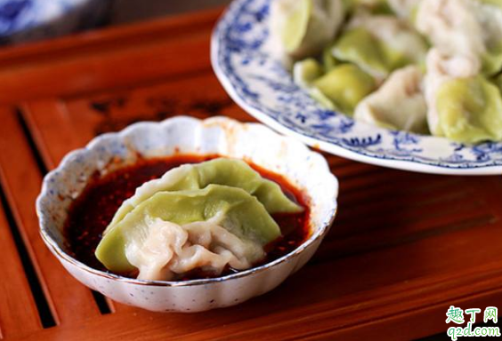 新鲜饺子一定要用开水煮吗 新鲜饺子为什么不能用冷水煮