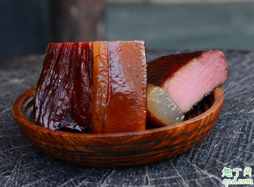熏腊肉可以用包谷心吗 熏腊肉一般用什么熏最香