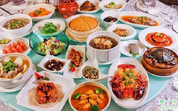 年夜饭在家吃还是上饭店吃 年夜饭在家吃在外吃哪个更好