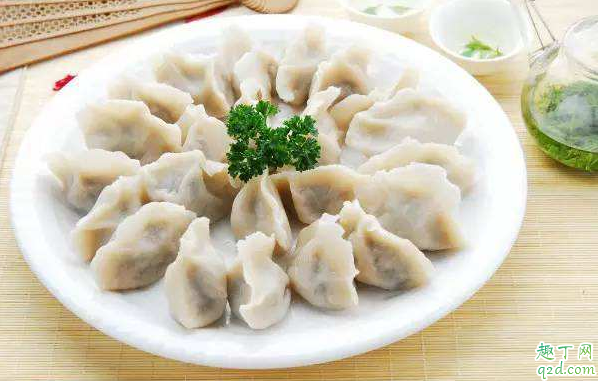 莲藕包饺子用焯水吗 莲藕包饺子需要先煮一下吗