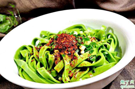 菠菜面为什么不够绿 菠菜面怎么做颜色更绿