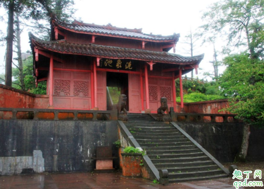 峨眉山是道教还是佛教 峨眉山寺庙收多少门票