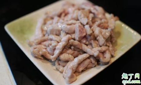 炒肉丝是热锅热油还是热锅冷油 炒肉丝油热到几分下锅