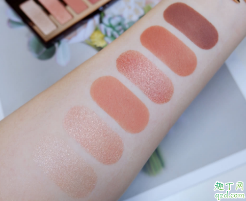 Charlotte Tilbury darling盘值得入手吗 CT6色眼影盘darling手臂试色