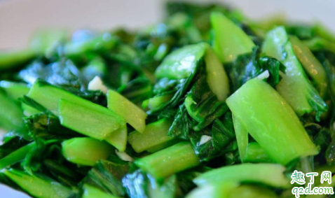 青菜怎么炒不会变黑 青菜怎么炒绿绿的