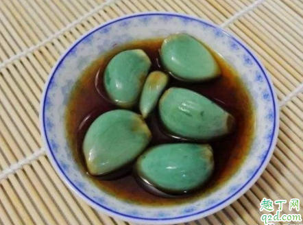 腊八蒜只有腊八才会变绿吗 腊八蒜为什么会变绿