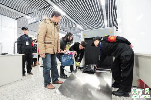 过安检要摘口罩吗 过安检摘口罩传染吗
