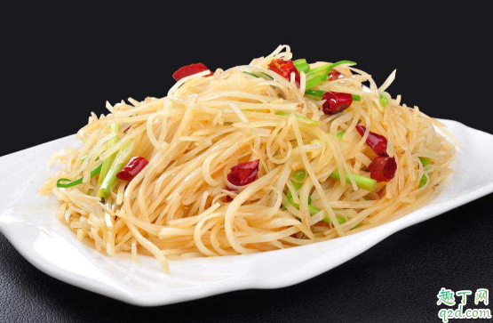炒土豆丝过水还是不过水好吃 炒土豆丝焯水和不焯水的区别