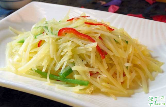 土豆丝焯水后要过凉水吗 土豆丝焯水后还用水泡吗