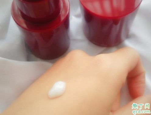 UNISKIN优时颜精粹乳好用吗 UNISKIN优时颜精粹乳使用测评