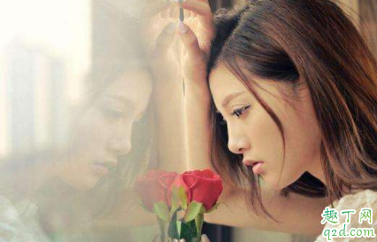 女生该不该去问前任的对象 女生问前任的对象是好是坏