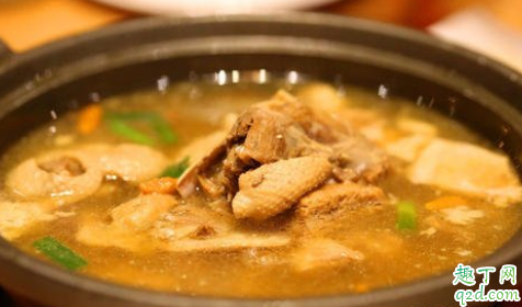 鸭肉怎么做不会柴 自家养的鸭子要焯水再炖汤吗