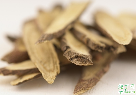 甘草片能直接拿来泡水吗 用甘草泡水一次放几片合适