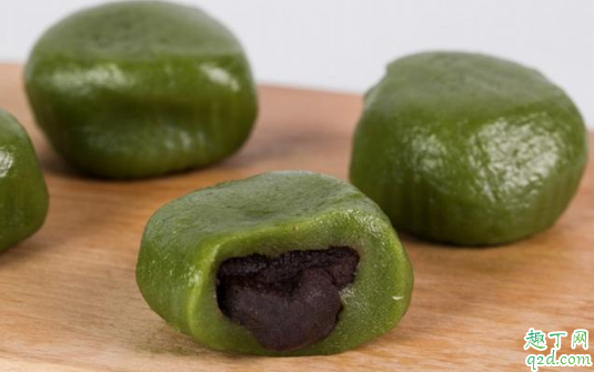 青团是蒸熟了包还是包好了蒸 青团什么时候包保鲜膜
