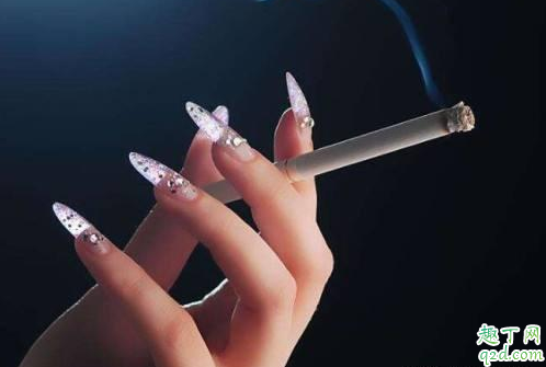 领导递烟过来要不要接 不会吸烟领导递烟过来怎么办
