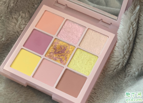 huda beauty眼影盘rose和lilac哪个好看 huda眼影盘rose和lilac试色对比