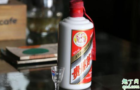 喝白酒肚子胀是怎么回事 喝白酒会血糖升高吗