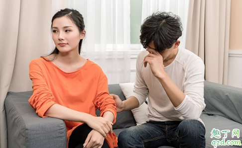 婚后老公把钱交给婆婆正常吗 老公的钱交给婆婆管怎么办