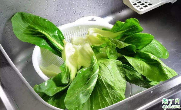 青菜焯水后要过凉水吗 过水的青菜还须用凉水浸泡吗