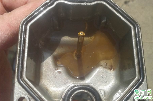 汽车油箱脏了什么影响 汽车油箱脏了怎么清洗