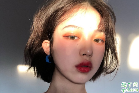2020美女发自拍可以评论的句子 朋友圈美女发自拍高情商回复