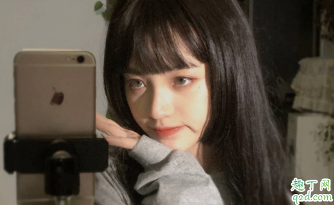 2020美女发自拍可以评论的句子 朋友圈美女发自拍高情商回复