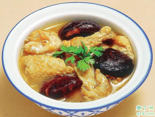 小鸡炖蘑菇可以用香菇吗 小鸡炖蘑菇用干香菇还是鲜香菇