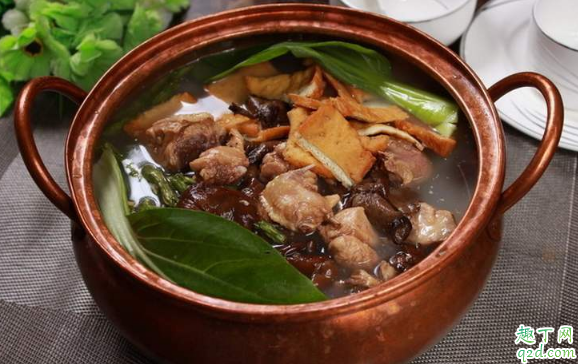 小鸡炖蘑菇不需要把鸡肉焯水吗 小鸡炖蘑菇鸡肉怎么处理