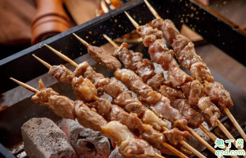 羊肉串为什么有肥肉 羊肉串上的肥肉用的是哪块