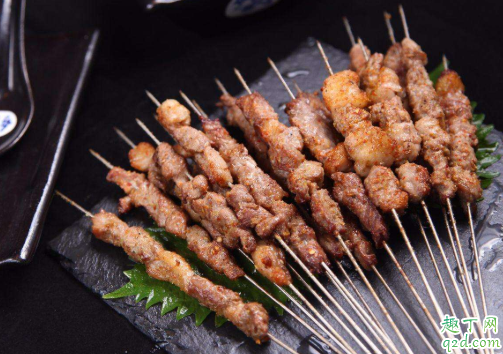 羊肉串为什么有肥肉 羊肉串上的肥肉用的是哪块