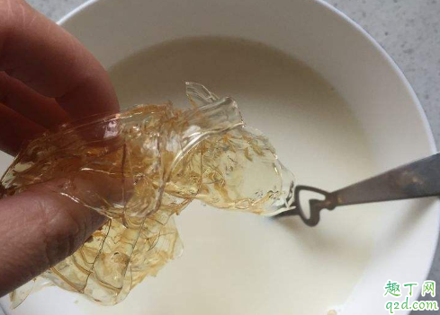 吉利丁片和吉利丁粉哪个好用 做果冻的材料你确定选对了吗