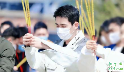 太有诚意了叭,叛逆者开机当天竟是朱一龙生日!