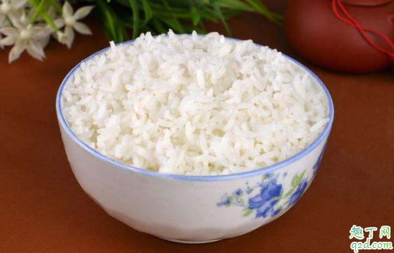 米饭蒸硬了还能再加水蒸吗 米饭蒸硬了还可以炒吗