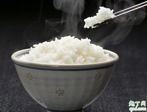 蒸米饭为什么会硬 蒸米饭发硬是怎么回事