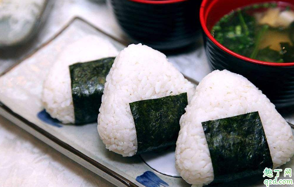 饭团为什么要加海苔 饭团不用海苔行吗