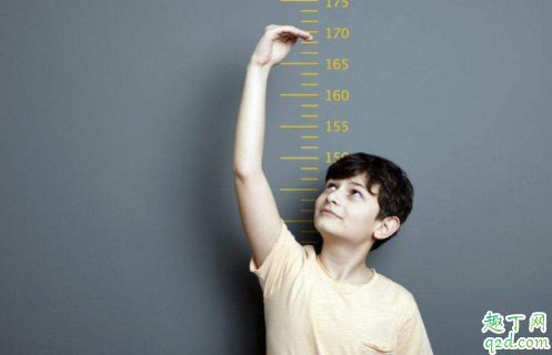 孩子比同龄人瘦矮怎么办 小孩比同龄孩子长得慢是怎么回事