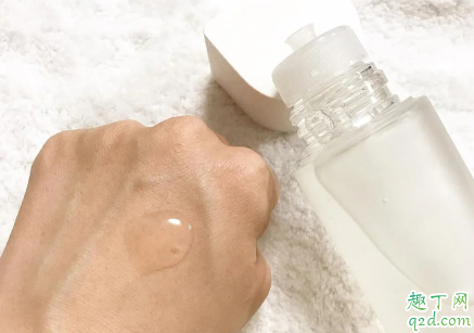 奥蜜思精华水和神仙水哪个好用 奥蜜思精华水含酒精吗