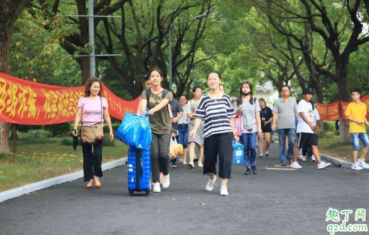 大学开学后学生不能串门吗 大学开学寝室之间不能走动吗