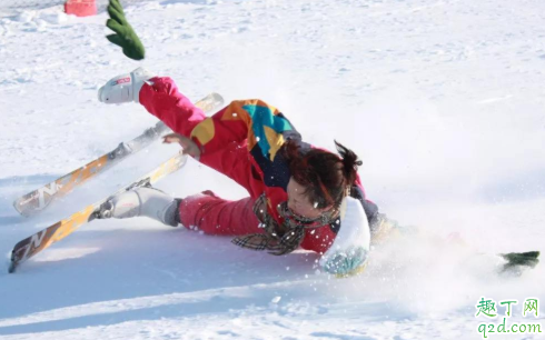最开始滑雪怎么不摔倒