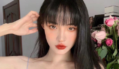 男生喜欢的微胖女孩类型：穿衣显瘦，脱衣有肉