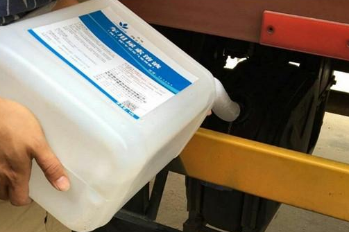 汽车的尿素水是什么鬼？很多人都搞错了！