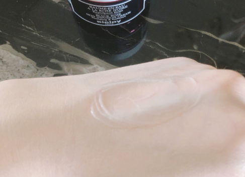希思黎黑玫瑰面霜和海蓝之谜面霜哪个好？夏季面霜选ta没错！
