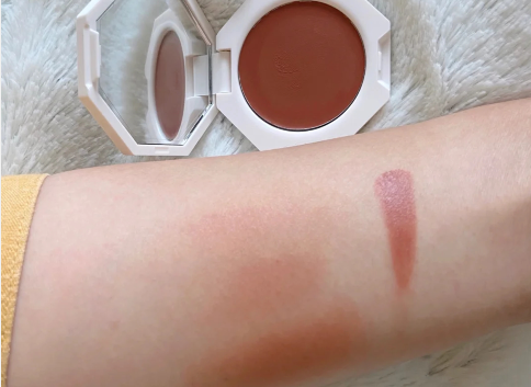 Fenty Beauty新品cheeks out腮红膏#10试色，黄皮真香！