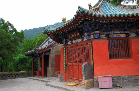 太山龙泉寺素斋几点开 太山龙泉寺超级推荐！