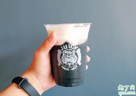 黑色的奶茶你喝过吗？JUICY颜值新品路易波士奶盖满足你的好奇心！